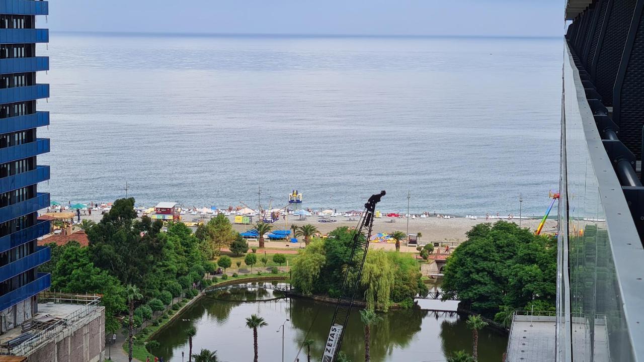 Deluxe Hotel Room In The Heart Of Batumi Orbi City A Block Екстериор снимка